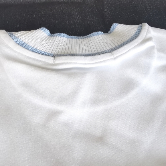 Brand New Calvin Klein Sweater - Picture 9 of 9